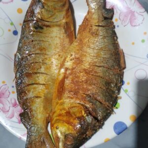 চন্দনা ইলিশ আস্তো।